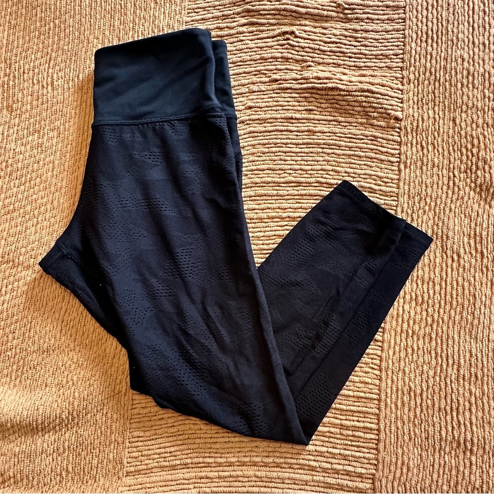 Athleta Phenom Camo Perforated Leggings Size S #111